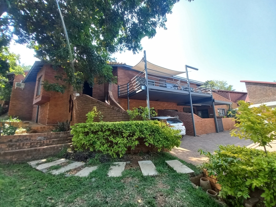 4 Bedroom Property for Sale in Safari Gardens North West